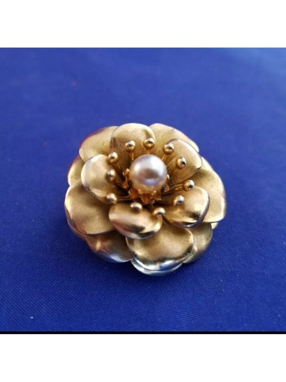 CORO VINTAGE WILD ROSE BROOCH/PIN WITH PEARL CENTER EUC